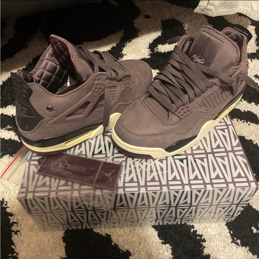 A ma maniére Jordan 4s 🤎 Size 5